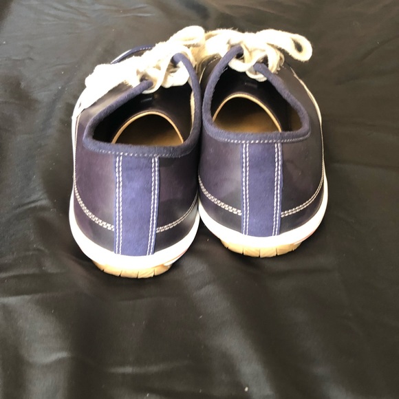 Sneakers - Picture 4 of 5